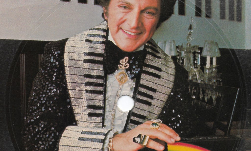 Moirs Pot Of Gold Promotional Tie-Ins (Fall 1975)